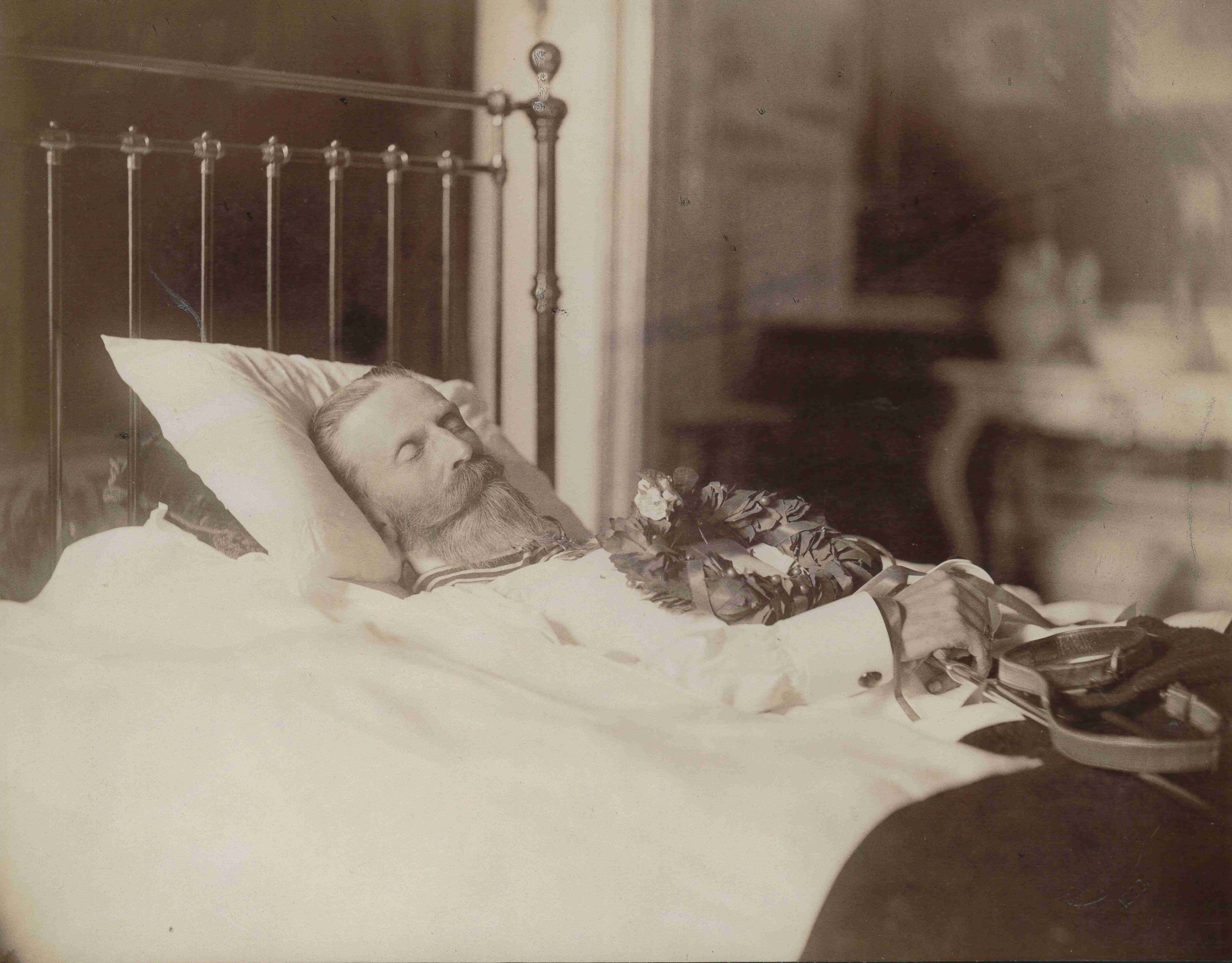 Kaiser Friedrich III. auf dem Totenbett, 15. Juni 1888, HABHZ, Foto Reichard & Lindner, Berlin